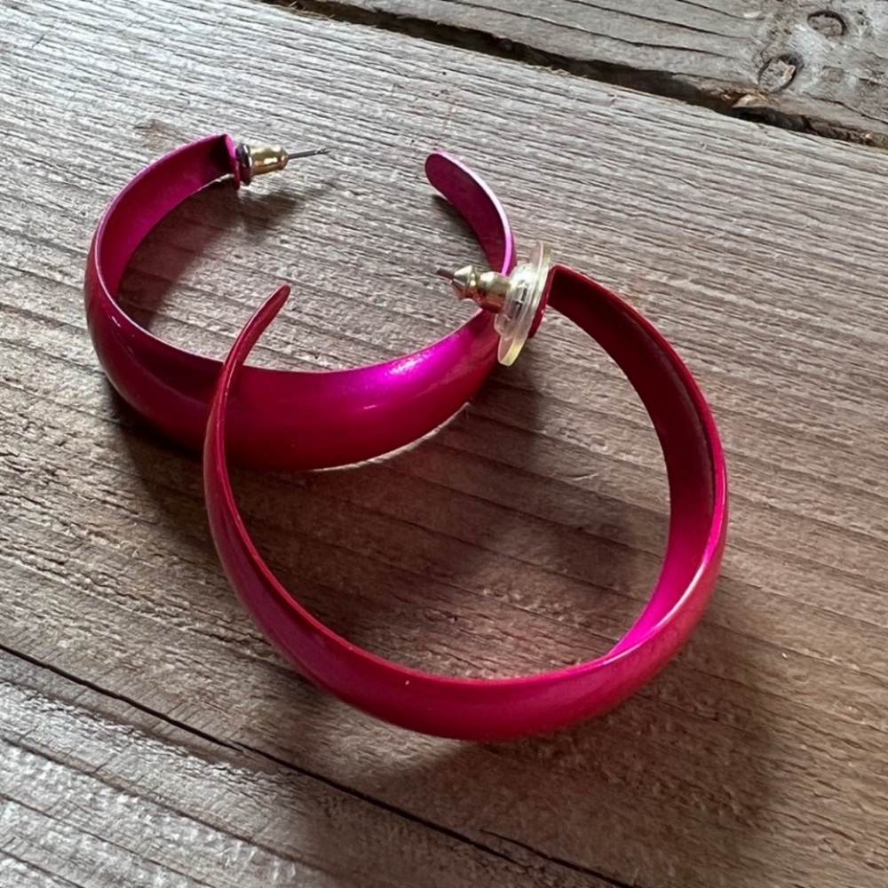 Hot pink metal hoops  2”